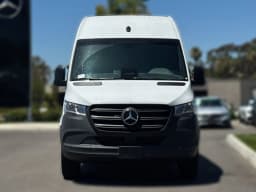 Mercedes-Benz eSprinter Cargo Van High Roof HO 2500 High Roof HO 170" RWD 2025 — side view