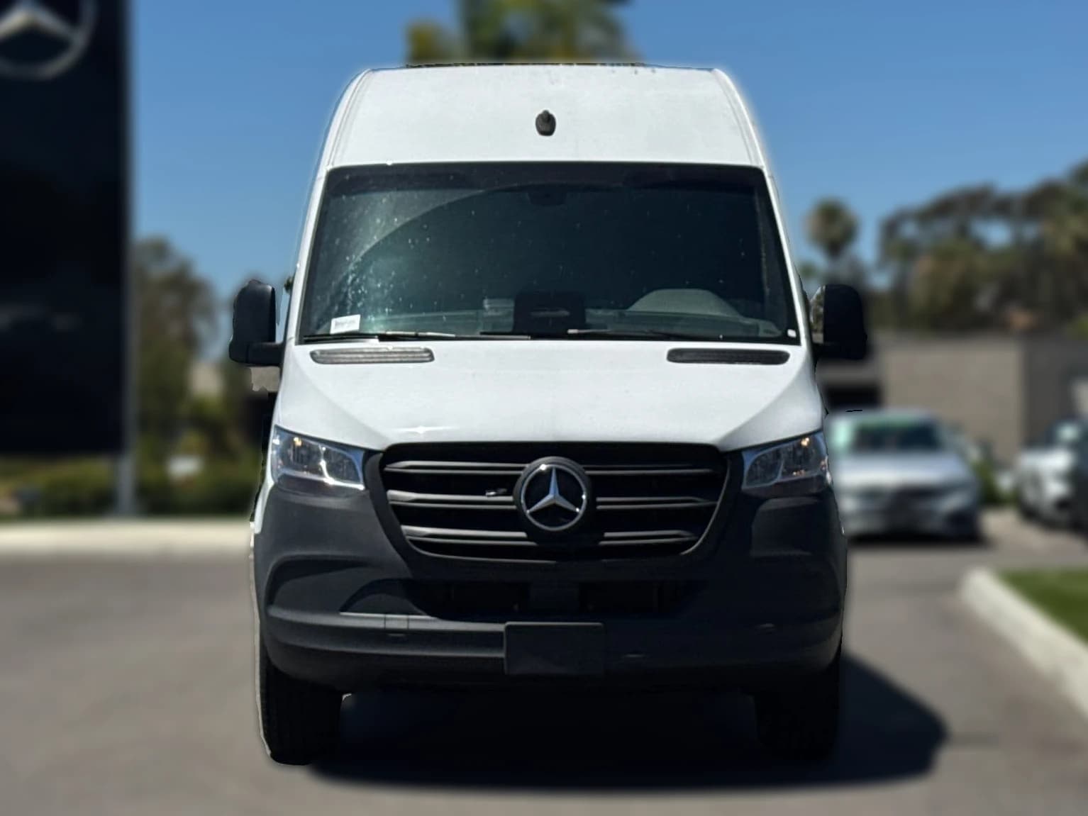 Mercedes-Benz eSprinter Cargo Van High Roof HO 2500 High Roof HO 170" RWD 2025 — side view