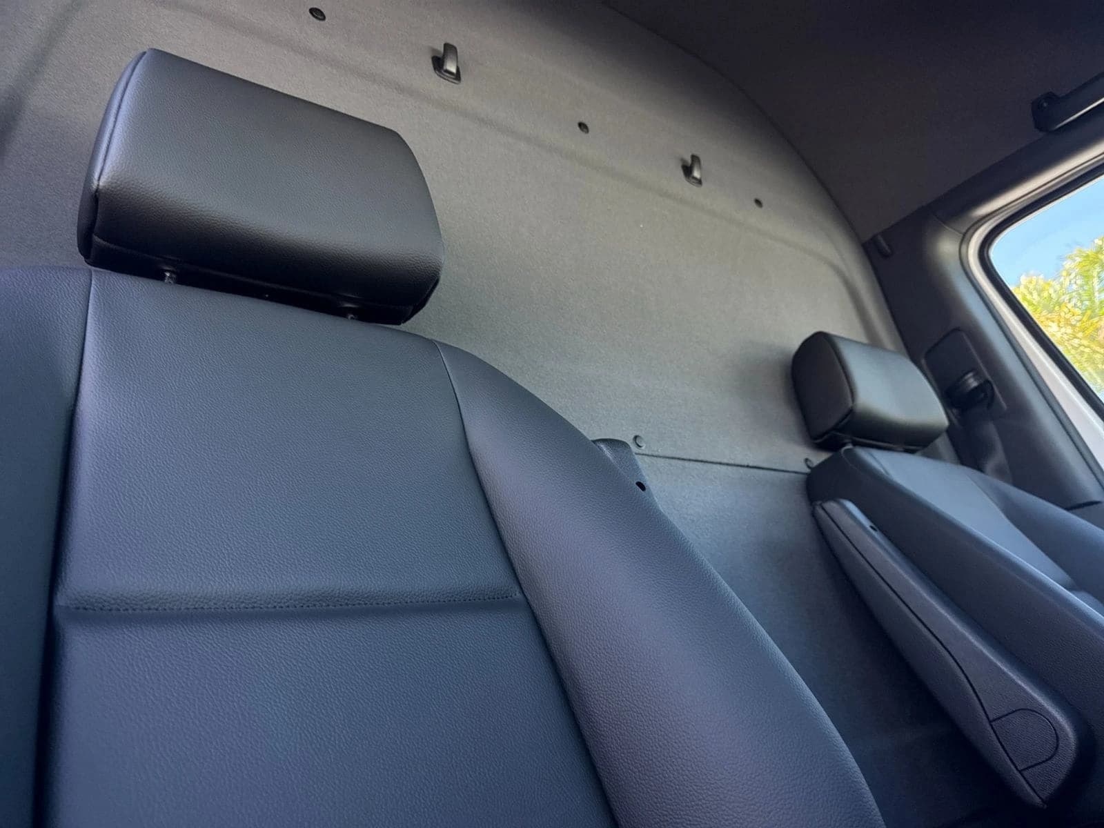Mercedes-Benz eSprinter Cargo Van High Roof HO 2500 High Roof HO 170" RWD 2025 — side view