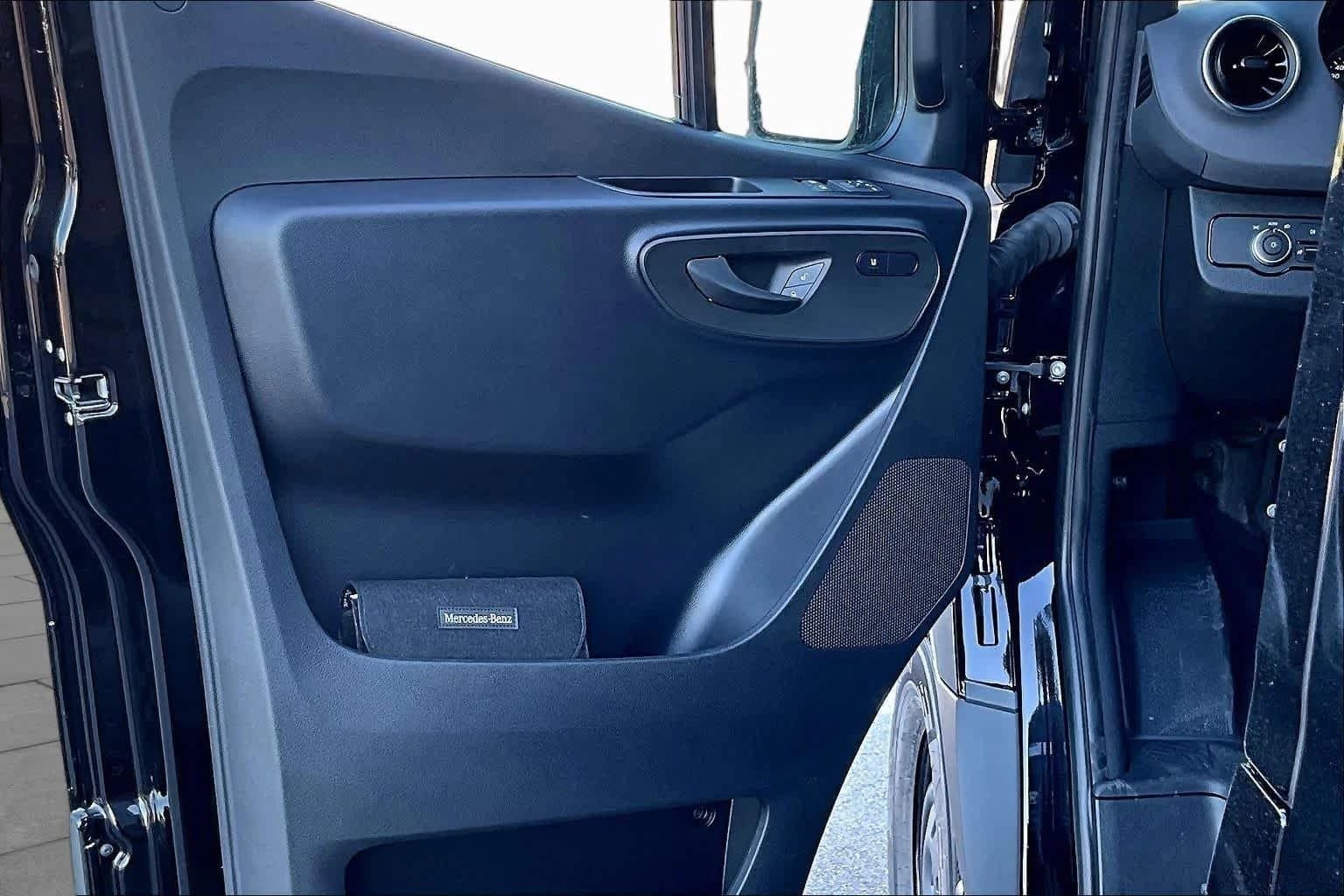 Mercedes-Benz Sprinter Passenger Van Standard Roof 4-Cyl Diesel 2500 Standard Roof I4 Diesel 144" RWD 2026 — side view