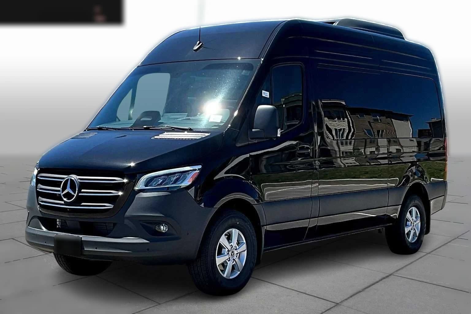 Mercedes-Benz Sprinter Passenger Van Standard Roof 4-Cyl Diesel 2500 Standard Roof I4 Diesel 144" RWD 2026 — side view