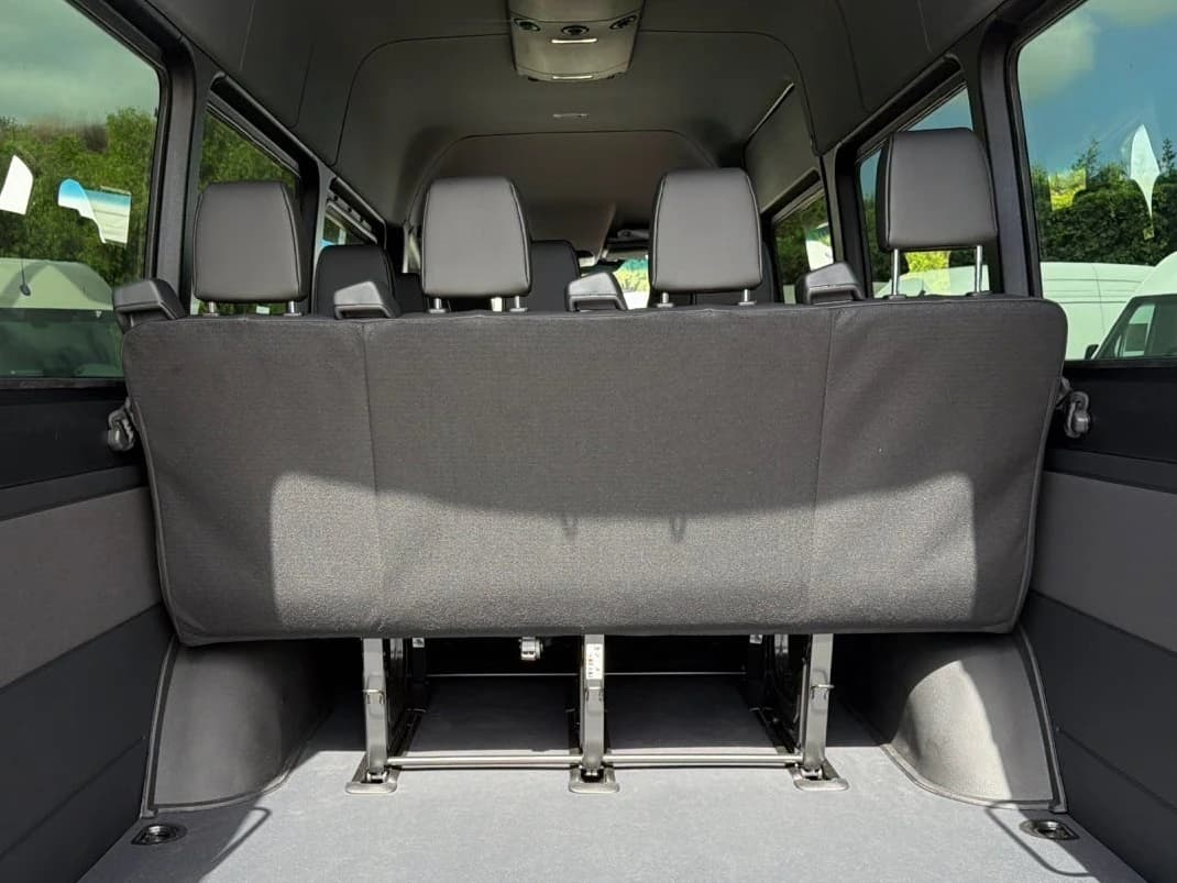Mercedes-Benz Sprinter Passenger Van High Roof 4-Cyl Diesel 2500 High Roof I4 Diesel 170" RWD 2026 — side view