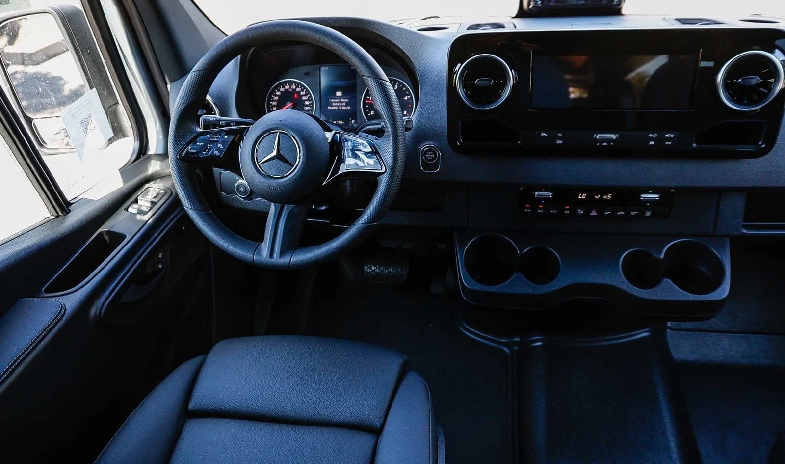 Mercedes-Benz Sprinter Passenger Van Standard Roof 4-Cyl Diesel HO 2500 Standard Roof I4 Diesel HO 144" RWD 2025 — side view