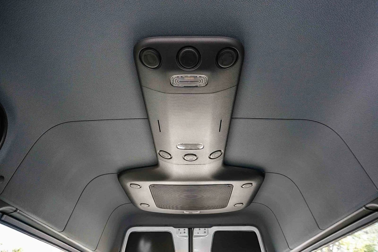 Mercedes-Benz Sprinter Passenger Van Standard Roof 4-Cyl Diesel HO 2500 Standard Roof I4 Diesel HO 144" RWD 2025 — side view