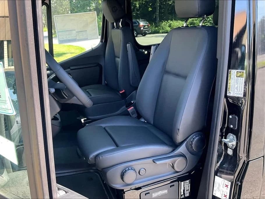 Mercedes-Benz Sprinter Passenger Van Select 2500 Standard Roof I4 Diesel HO 144" AWD 2025 — side view