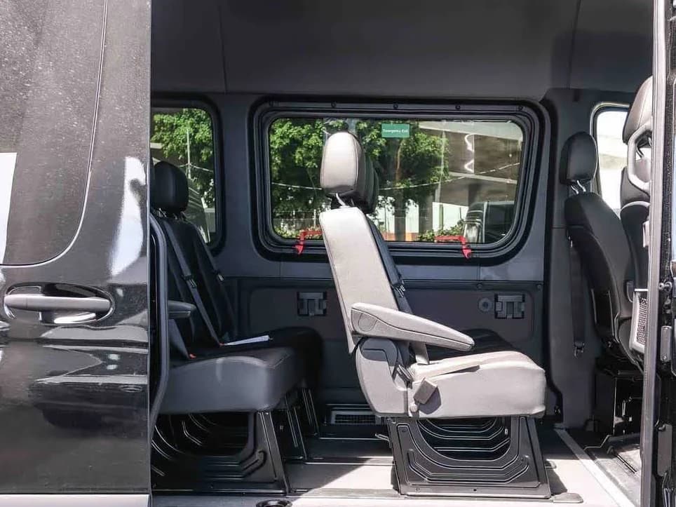 Mercedes-Benz Sprinter Passenger Van Select 2500 Standard Roof I4 Diesel HO 144" AWD 2026 — side view
