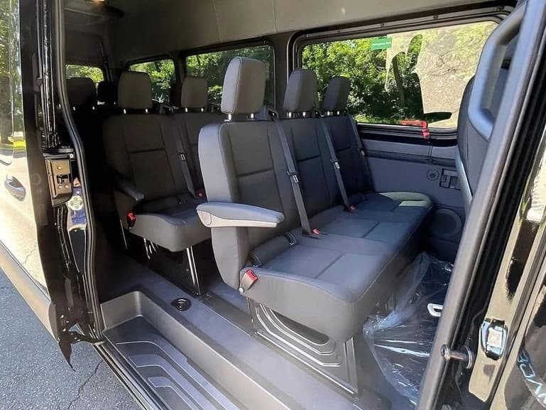 Mercedes-Benz Sprinter Passenger Van High Roof 4-Cyl Diesel HO 2500 High Roof I4 Diesel HO 170" RWD 2026 — side view