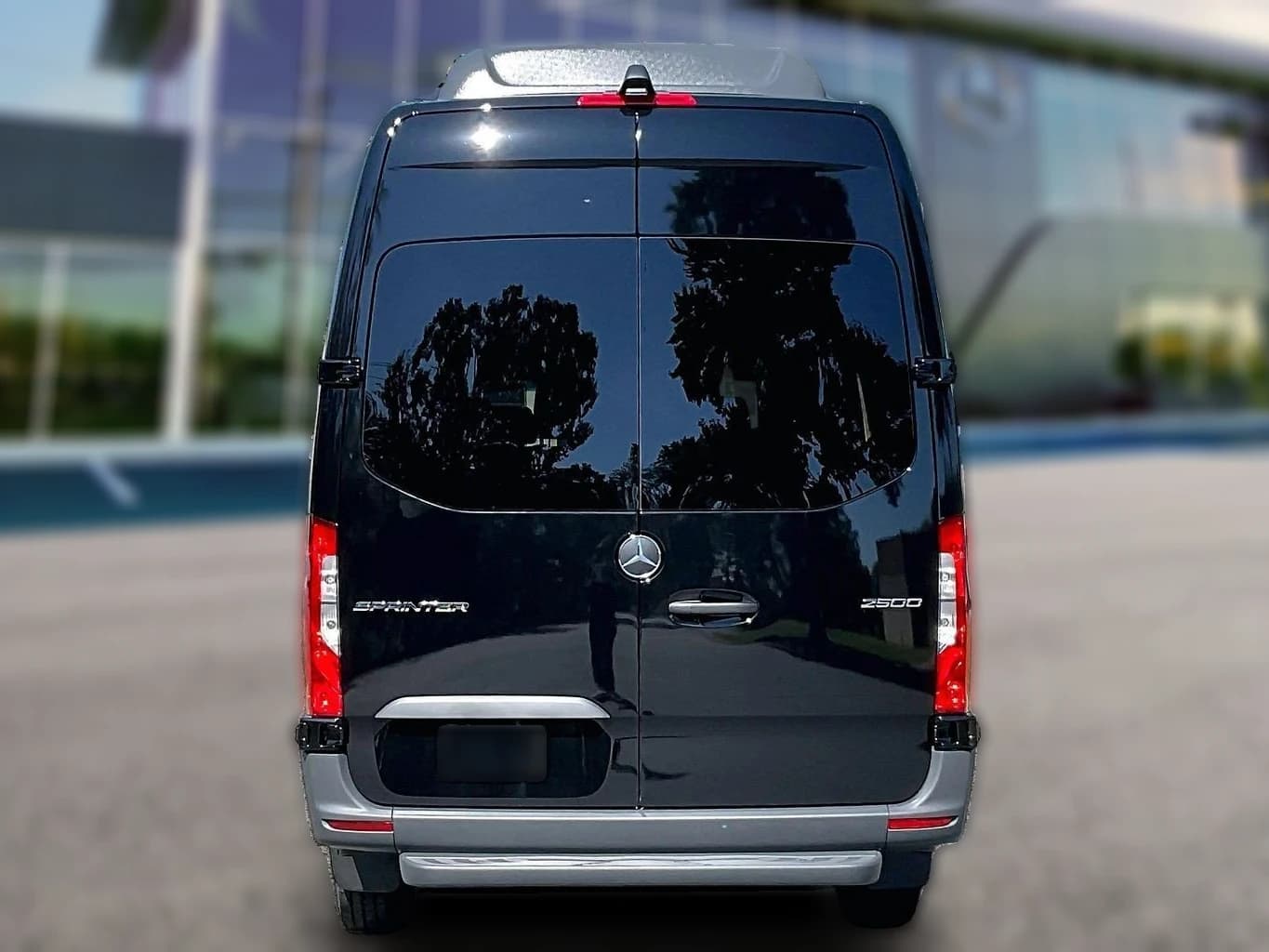 Mercedes-Benz Sprinter Passenger Van High Roof 4-Cyl Diesel HO 2500 High Roof I4 Diesel HO 170" RWD 2026 — side view