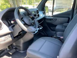 Mercedes-Benz Sprinter Passenger Van High Roof 4-Cyl Diesel HO 2500 High Roof I4 Diesel HO 170" RWD 2026 — side view