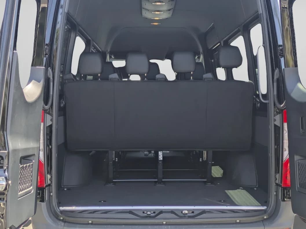 Mercedes-Benz Sprinter Passenger Van High Roof 4-Cyl Diesel HO 2500 High Roof I4 Diesel HO 170" RWD 2025 — side view
