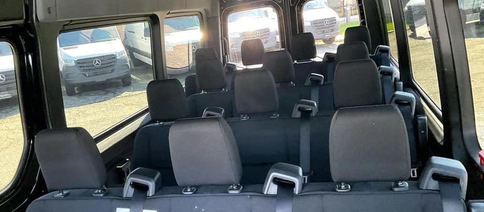 Mercedes-Benz Sprinter Passenger Van High Roof 4-Cyl Diesel HO 2500 High Roof I4 Diesel HO 170" RWD 2026 — side view