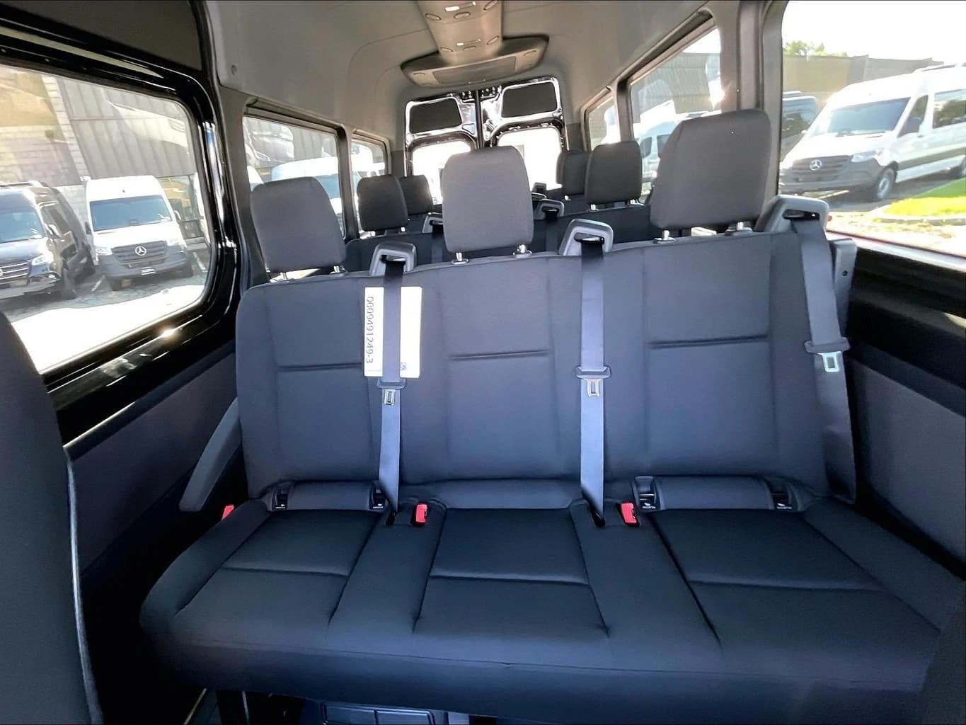 Mercedes-Benz Sprinter Passenger Van High Roof 4-Cyl Diesel HO 2500 High Roof I4 Diesel HO 170" RWD 2026 — side view