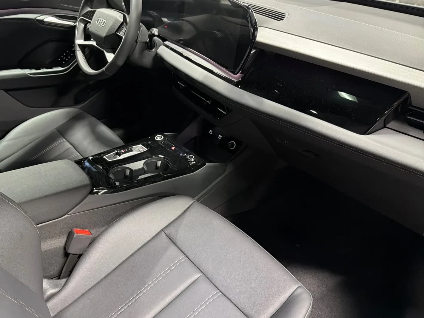 Audi Q6 e-tron Premium quattro 2027 — side view