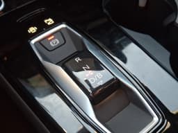 Audi Q6 e-tron Premium quattro 2027 — side view