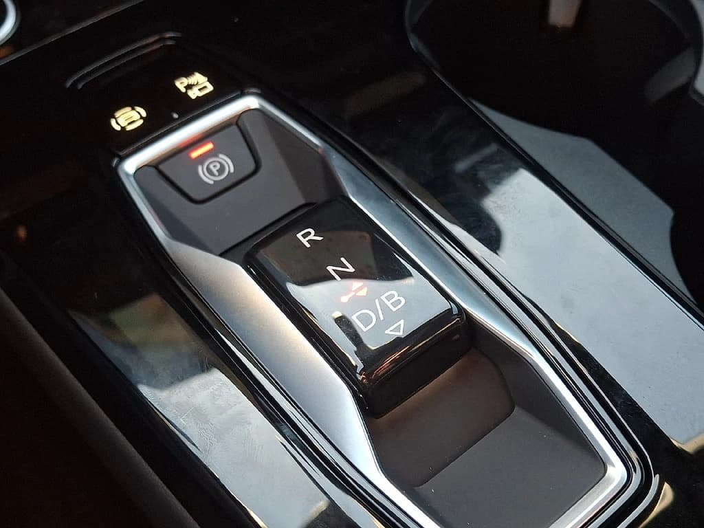Audi Q6 e-tron Premium quattro 2027 — side view
