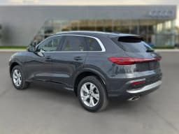 Audi Q5 Premium 2.0 TFSI quattro 2026 — side view