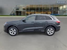 Audi Q5 Premium 2.0 TFSI quattro 2026 — side view