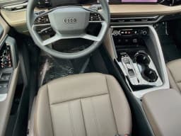 Audi Q5 Premium 2.0 TFSI quattro 2026 — side view