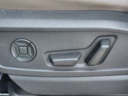 Audi Q5 Premium 2.0 TFSI quattro 2026 — side view
