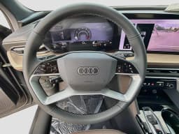 Audi Q5 Premium 2.0 TFSI quattro 2026 — side view