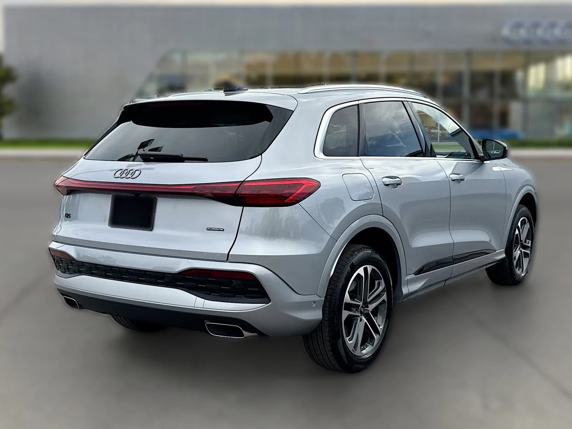 Audi Q5 Premium 2.0 TFSI quattro 2026 — side view