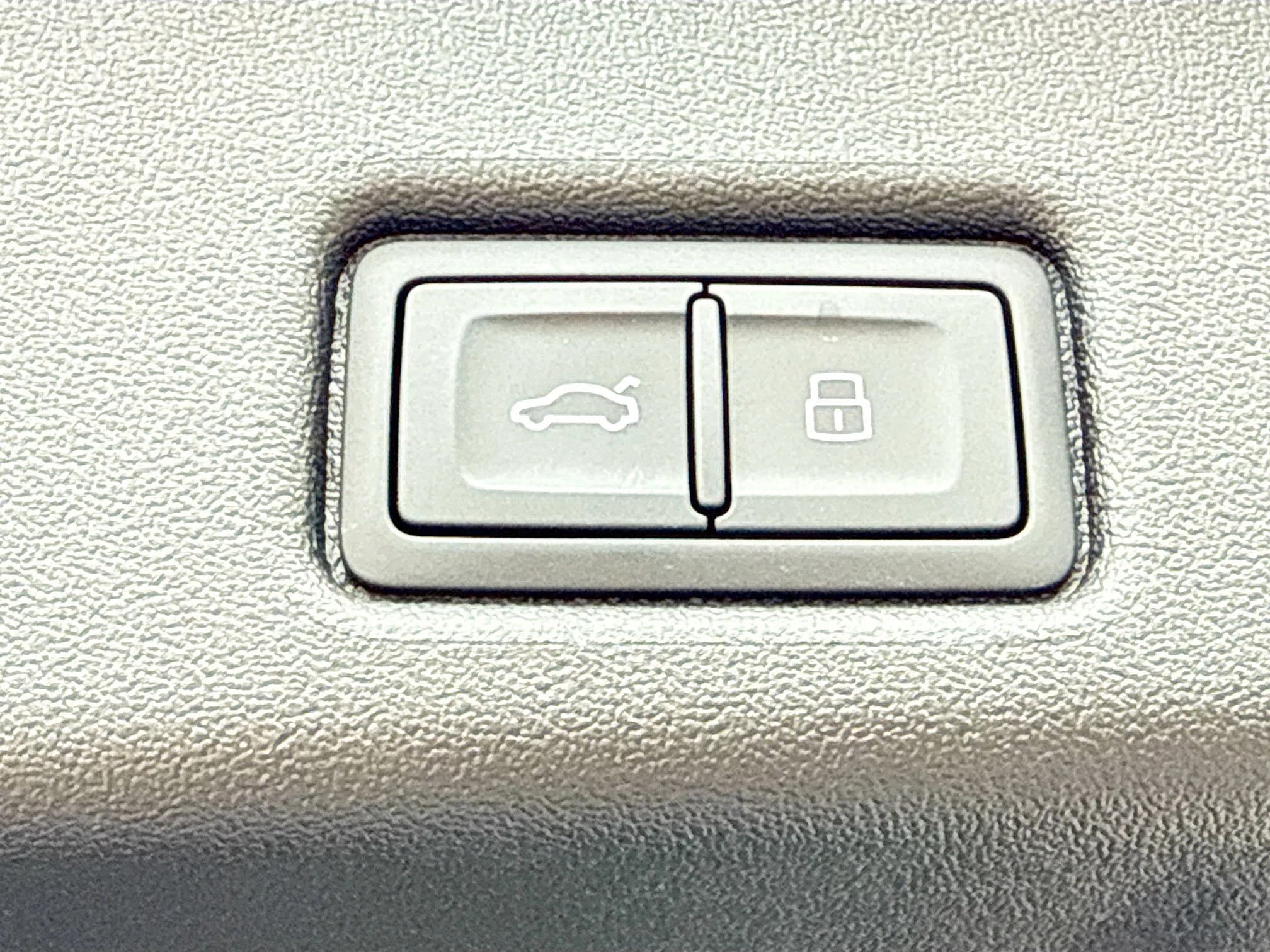 Audi Q5 Premium 2.0 TFSI quattro 2026 — side view
