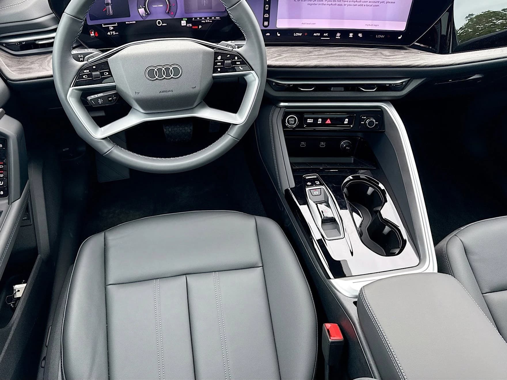 Audi Q5 Premium 2.0 TFSI quattro 2026 — side view