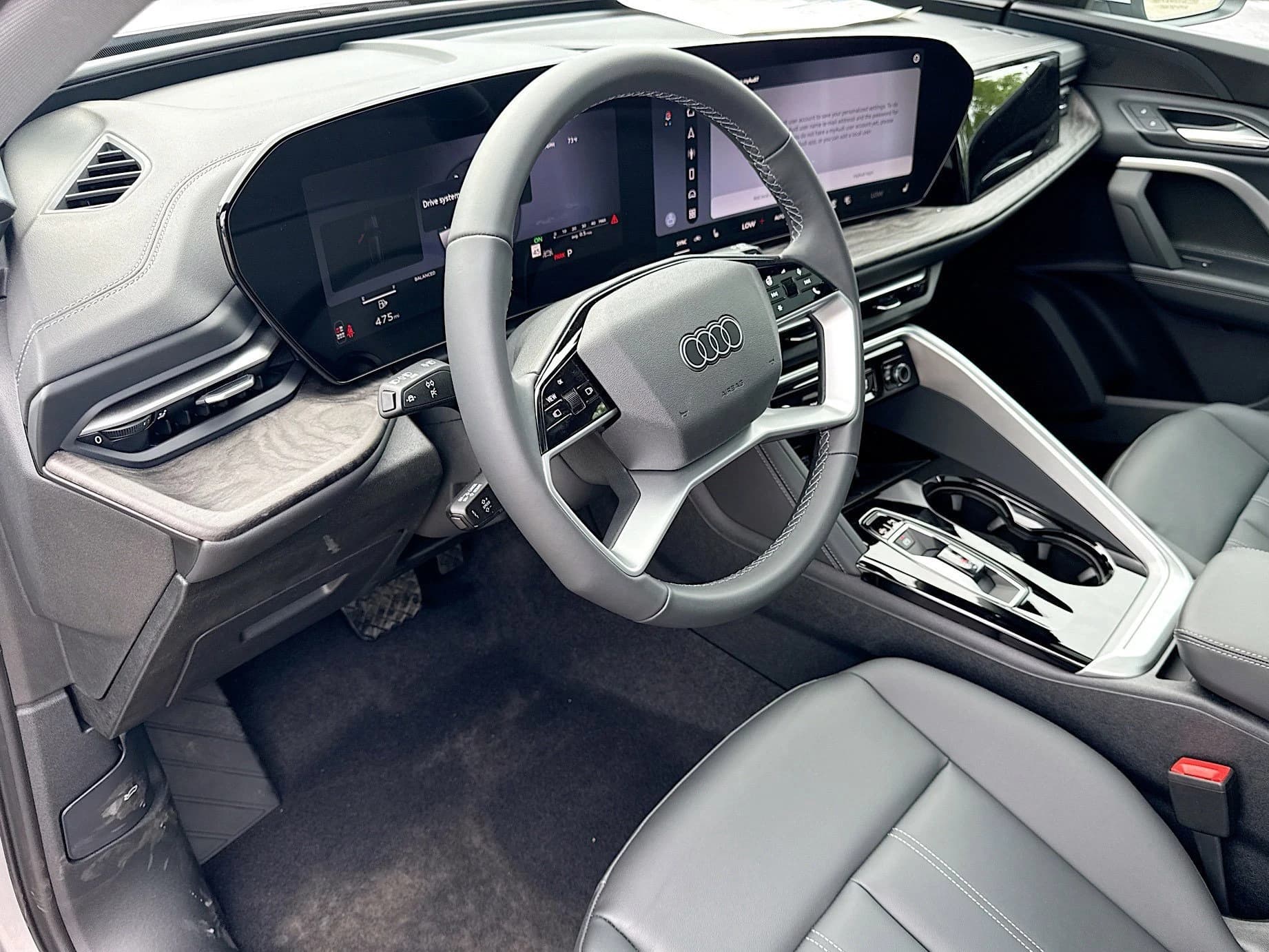 Audi Q5 Premium 2.0 TFSI quattro 2026 — side view