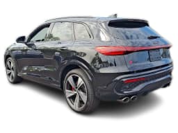 Audi SQ5 Premium Plus 3.0 TFSI quattro 2026 — side view