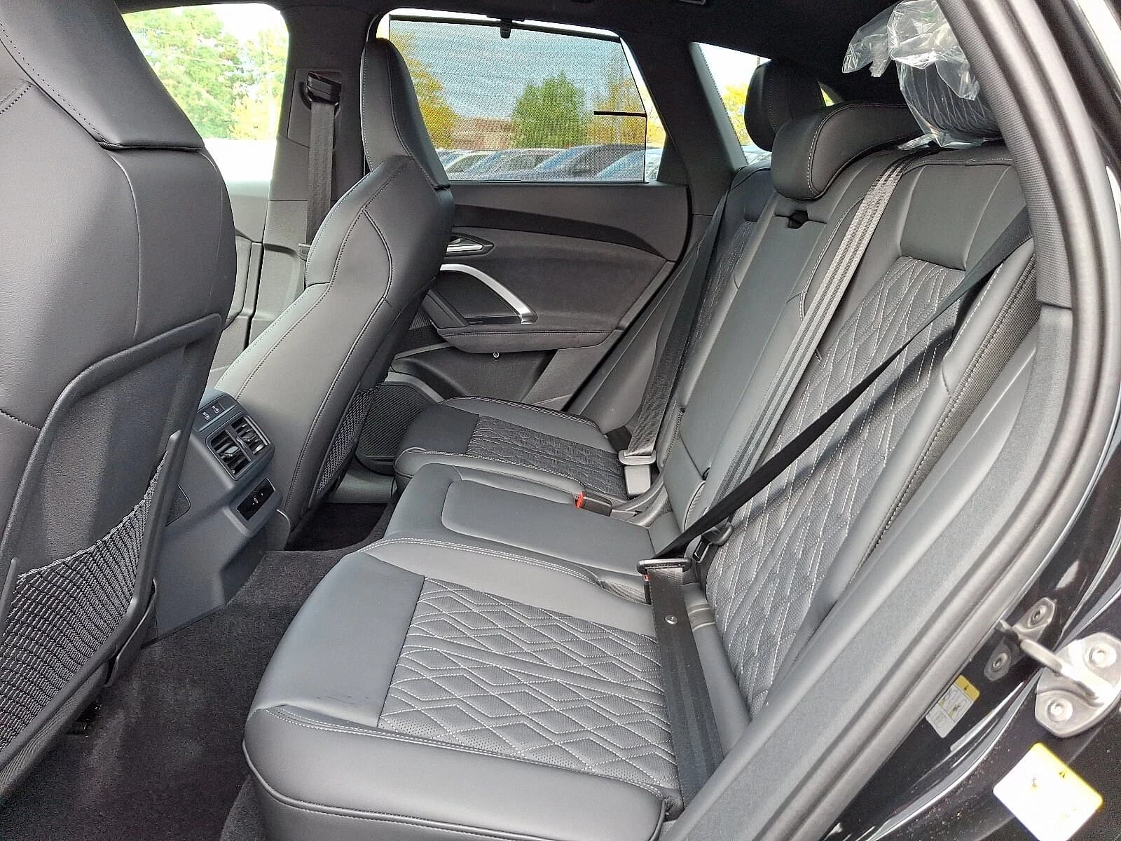 Audi SQ5 Premium Plus 3.0 TFSI quattro 2026 — side view