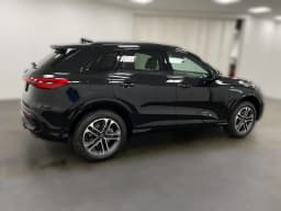 Audi Q5 Premium 2.0 TFSI quattro 2026 — side view