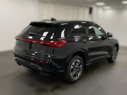 Audi Q5 Premium 2.0 TFSI quattro 2026 — side view
