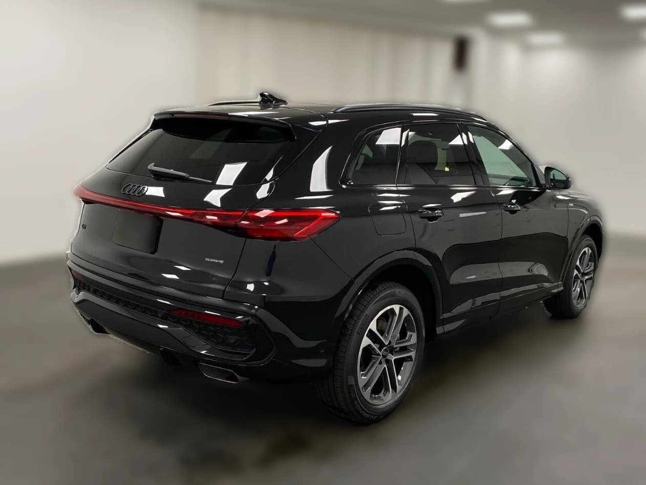 Audi Q5 Premium 2.0 TFSI quattro 2026 — side view