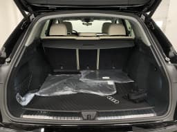 Audi Q5 Premium 2.0 TFSI quattro 2026 — side view