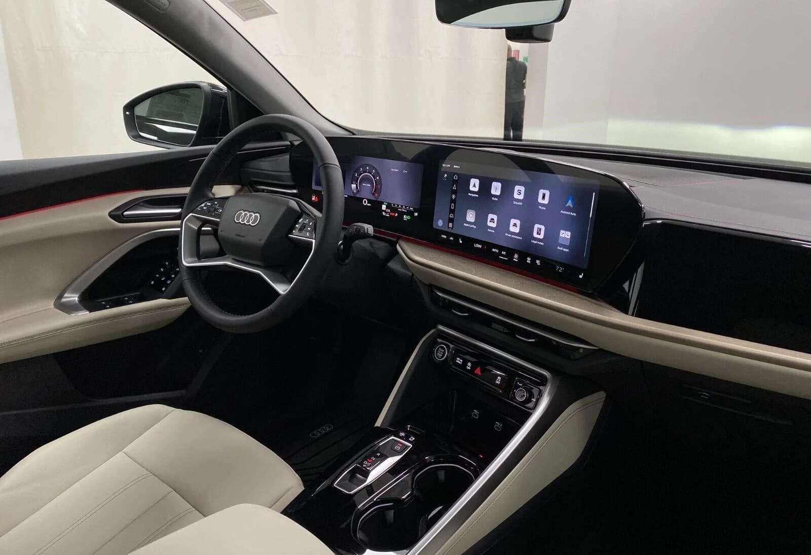 Audi Q5 Premium 2.0 TFSI quattro 2026 — side view