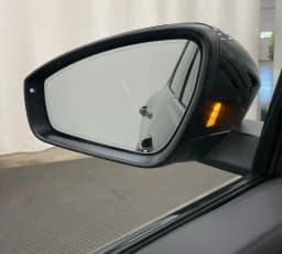 Audi Q5 Premium 2.0 TFSI quattro 2026 — side view