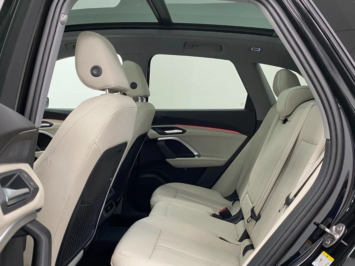 Audi Q5 Premium 2.0 TFSI quattro 2026 — side view