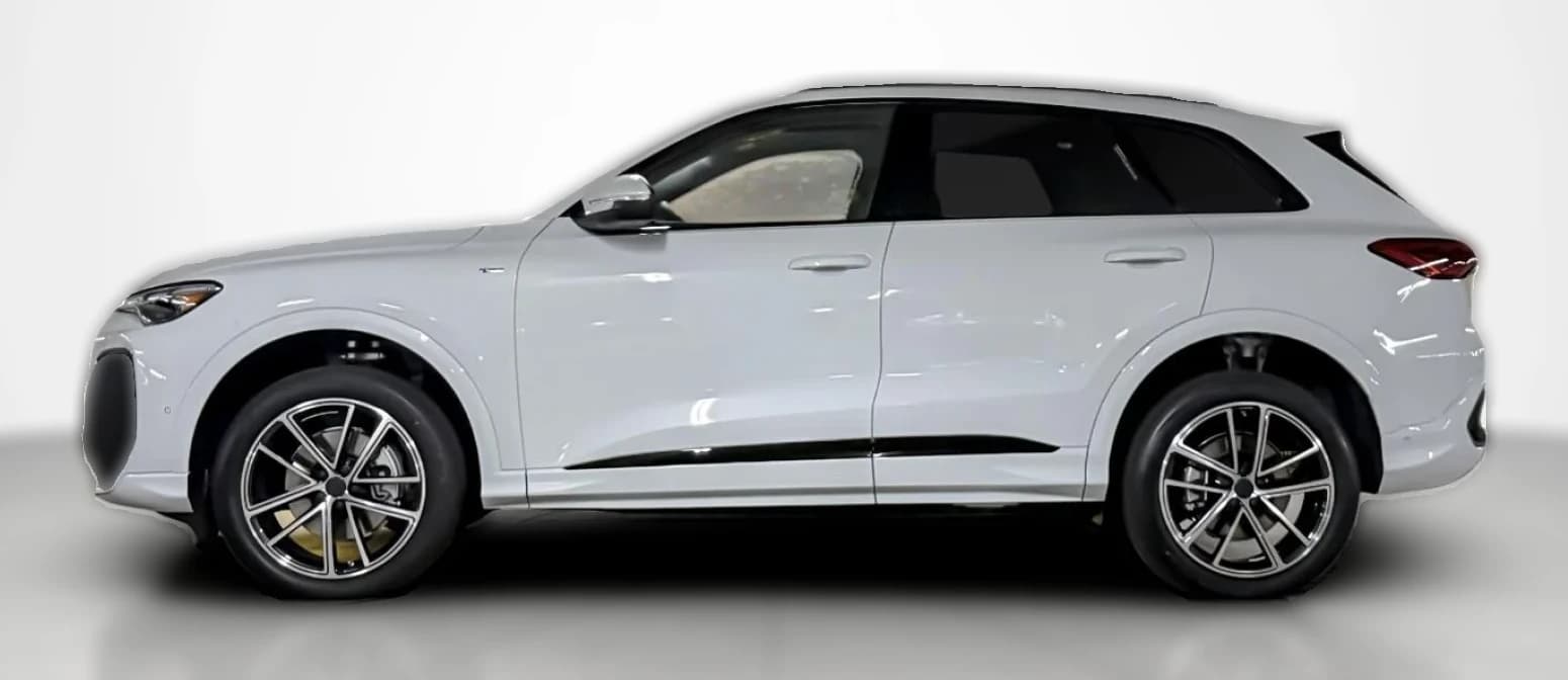 Audi Q5 Premium 2.0 TFSI quattro 2026 — side view