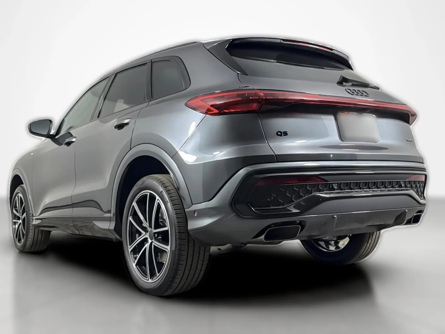Audi Q5 Premium Plus 2.0 TFSI quattro 2026 — side view