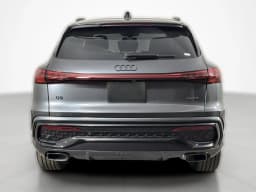 Audi Q5 Premium Plus 2.0 TFSI quattro 2026 — side view
