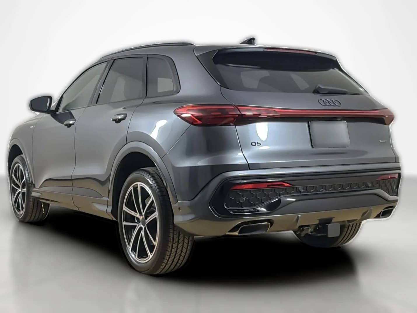 Audi Q5 Premium Plus 2.0 TFSI quattro 2026 — side view