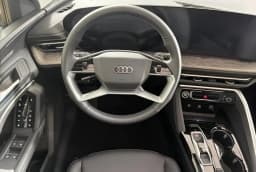 Audi Q5 Premium Plus 2.0 TFSI quattro 2026 — side view