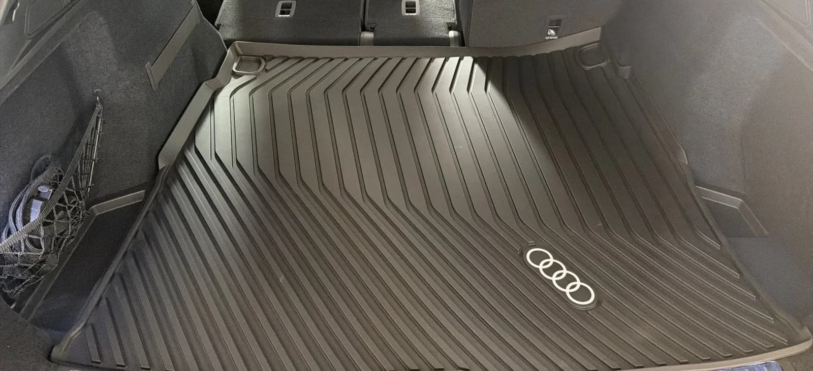 Audi Q5 Premium Plus 2.0 TFSI quattro 2026 — side view