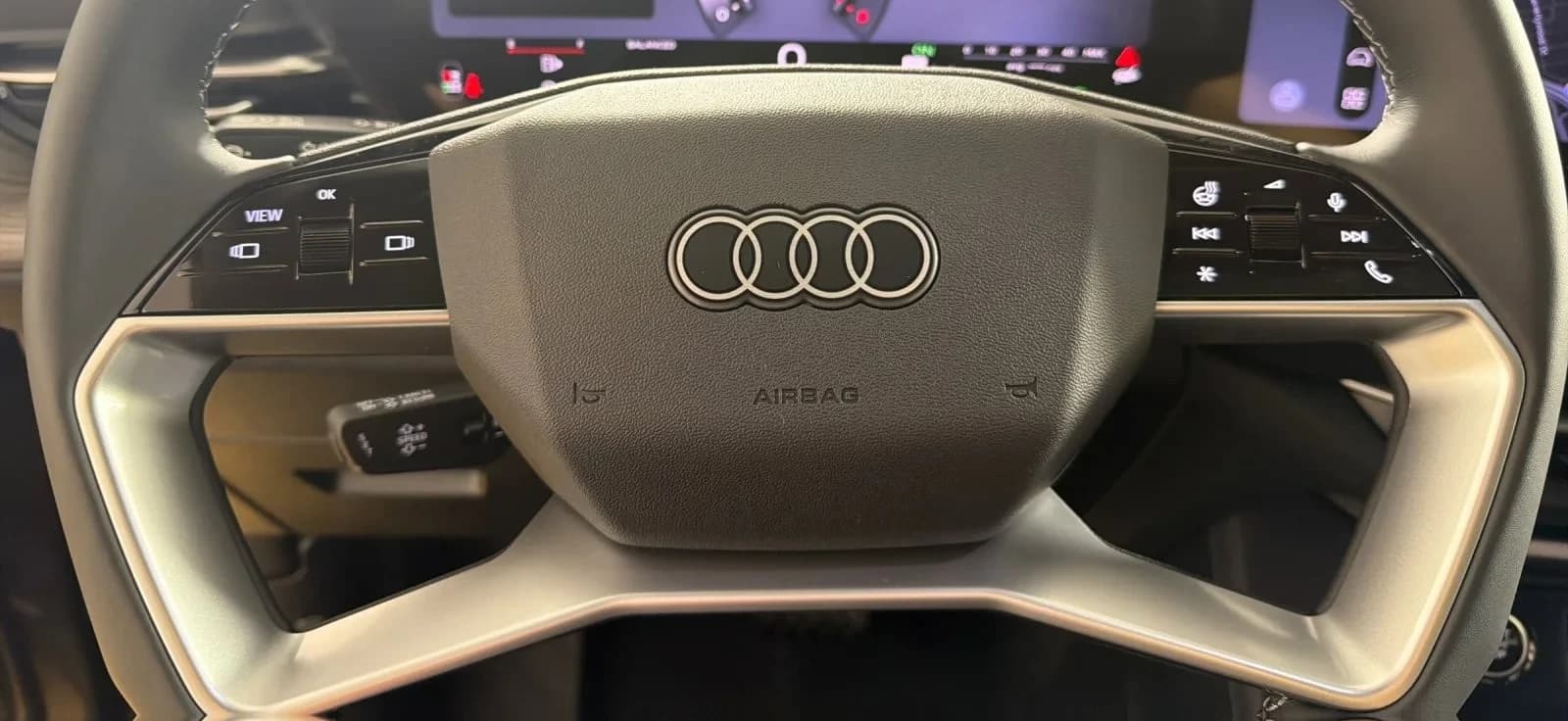 Audi Q5 Premium Plus 2.0 TFSI quattro 2026 — side view