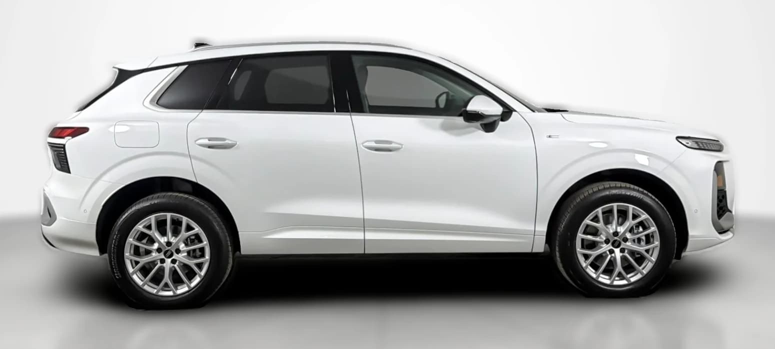 Audi Q3 S line quattro 2026 — side view
