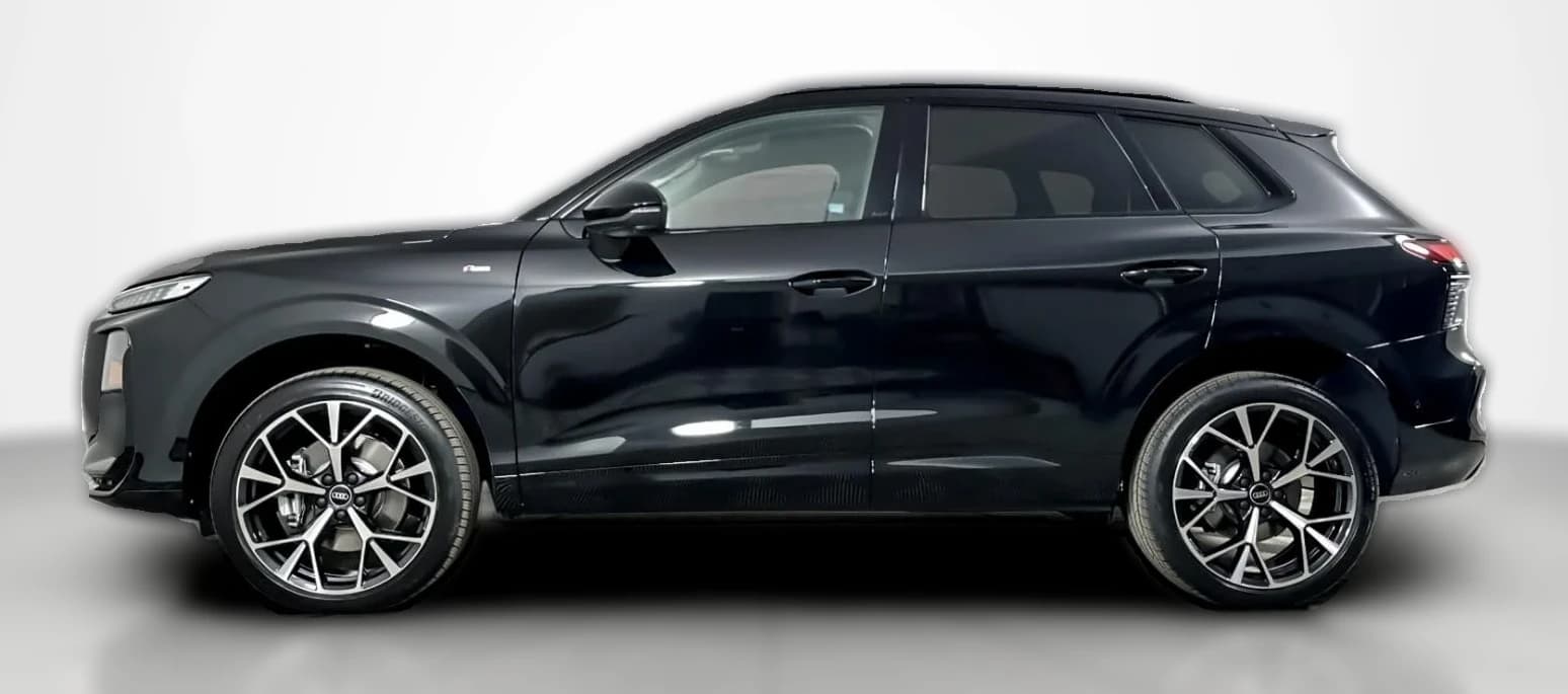 Audi Q3 S line quattro 2026 — side view