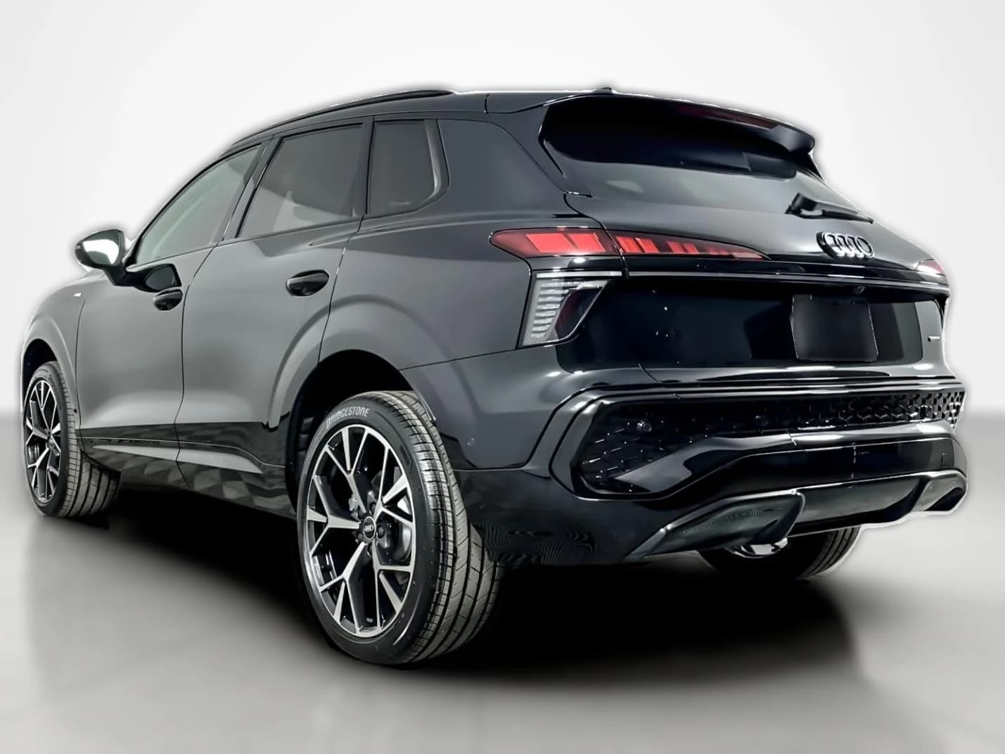 Audi Q3 S line quattro 2026 — side view