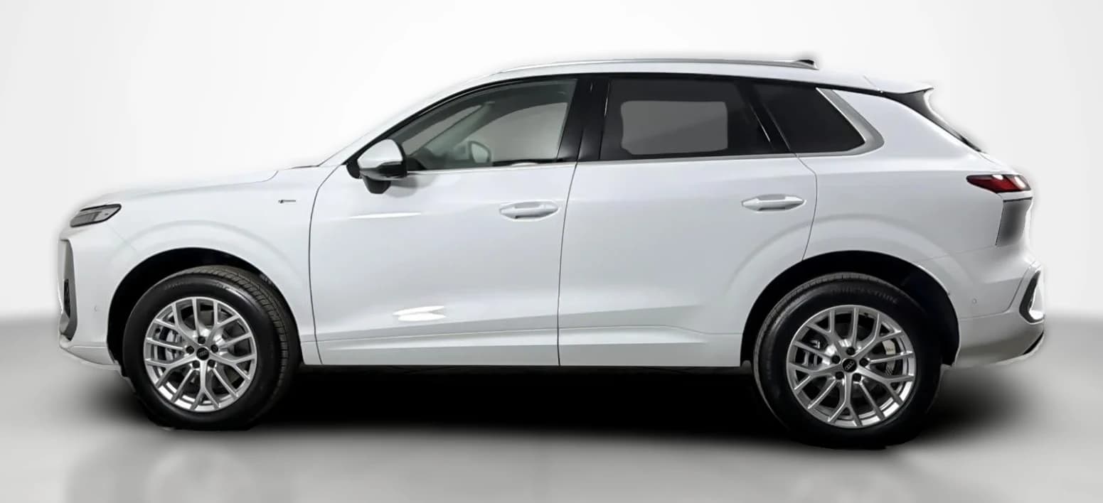 Audi Q3 S line quattro 2026 — side view