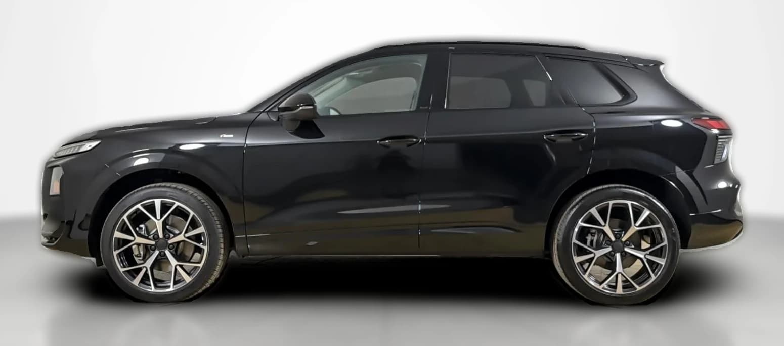 Audi Q3 S line quattro 2026 — side view
