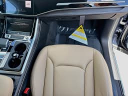 Audi Q7 Premium 45 quattro 2026 — side view